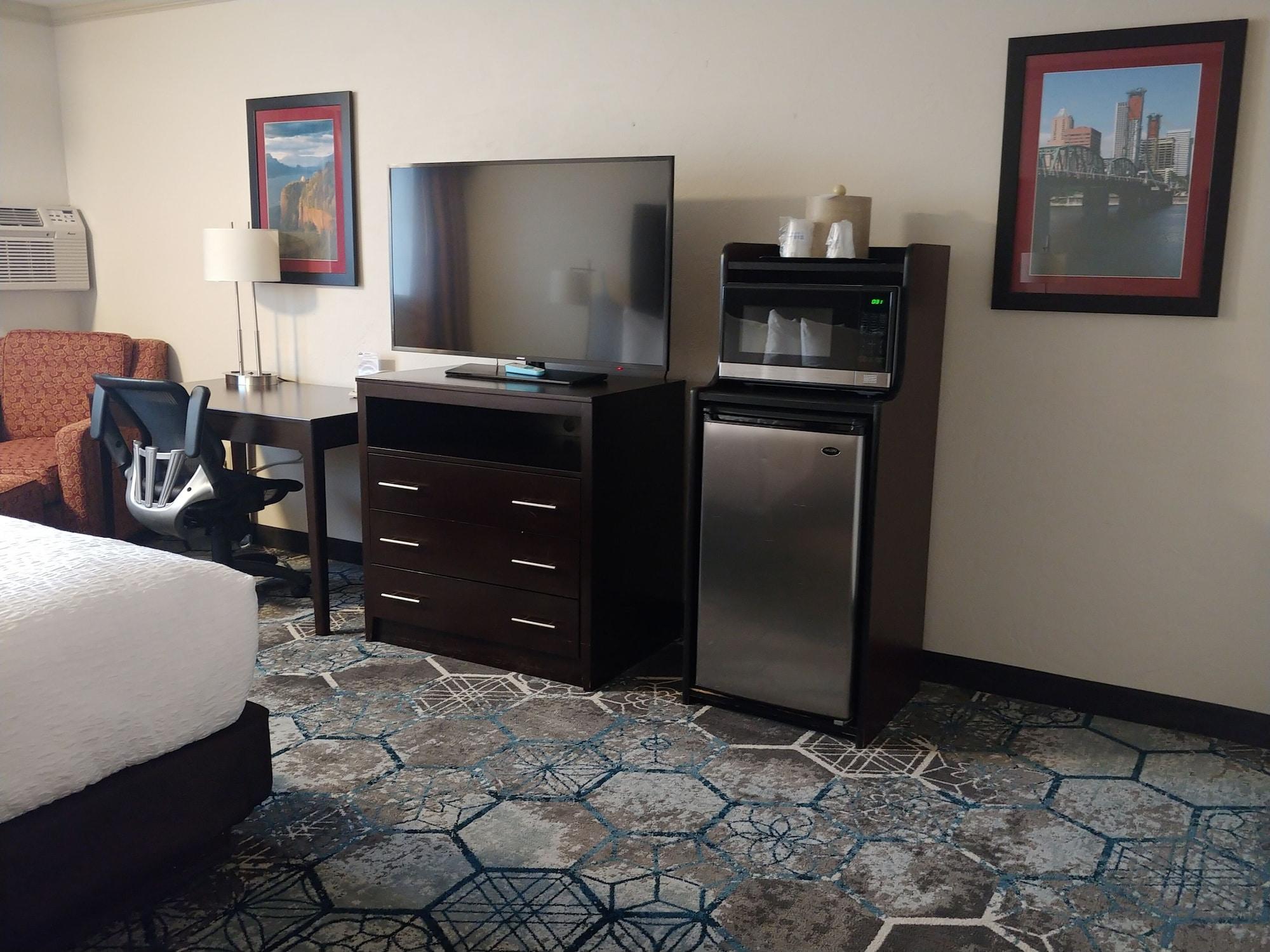 Best Western Plus Parkway Inn Wilsonville Bagian luar foto