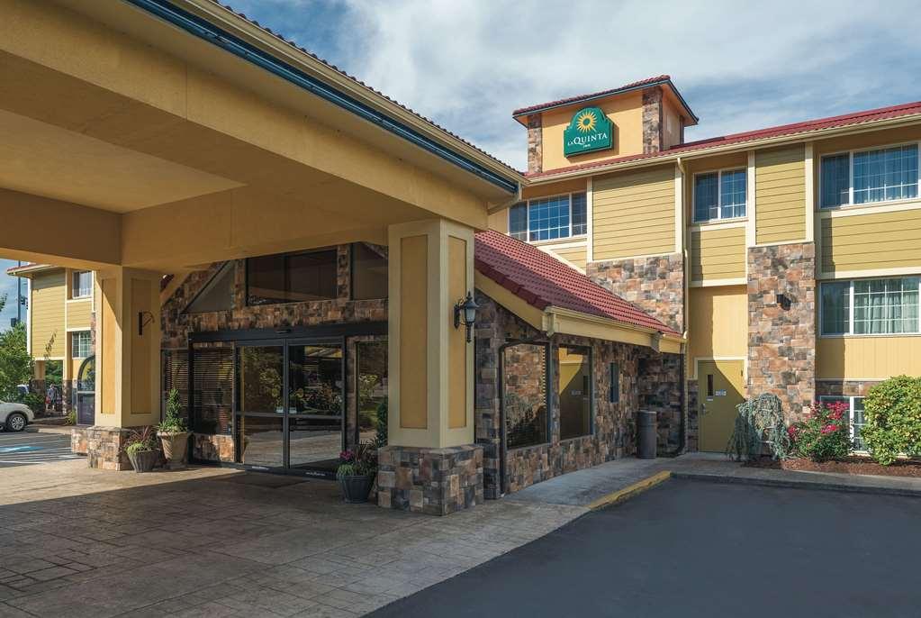 Best Western Plus Parkway Inn Wilsonville Bagian luar foto