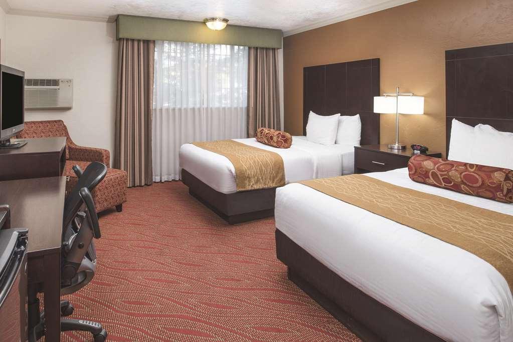 Best Western Plus Parkway Inn Wilsonville Bagian luar foto
