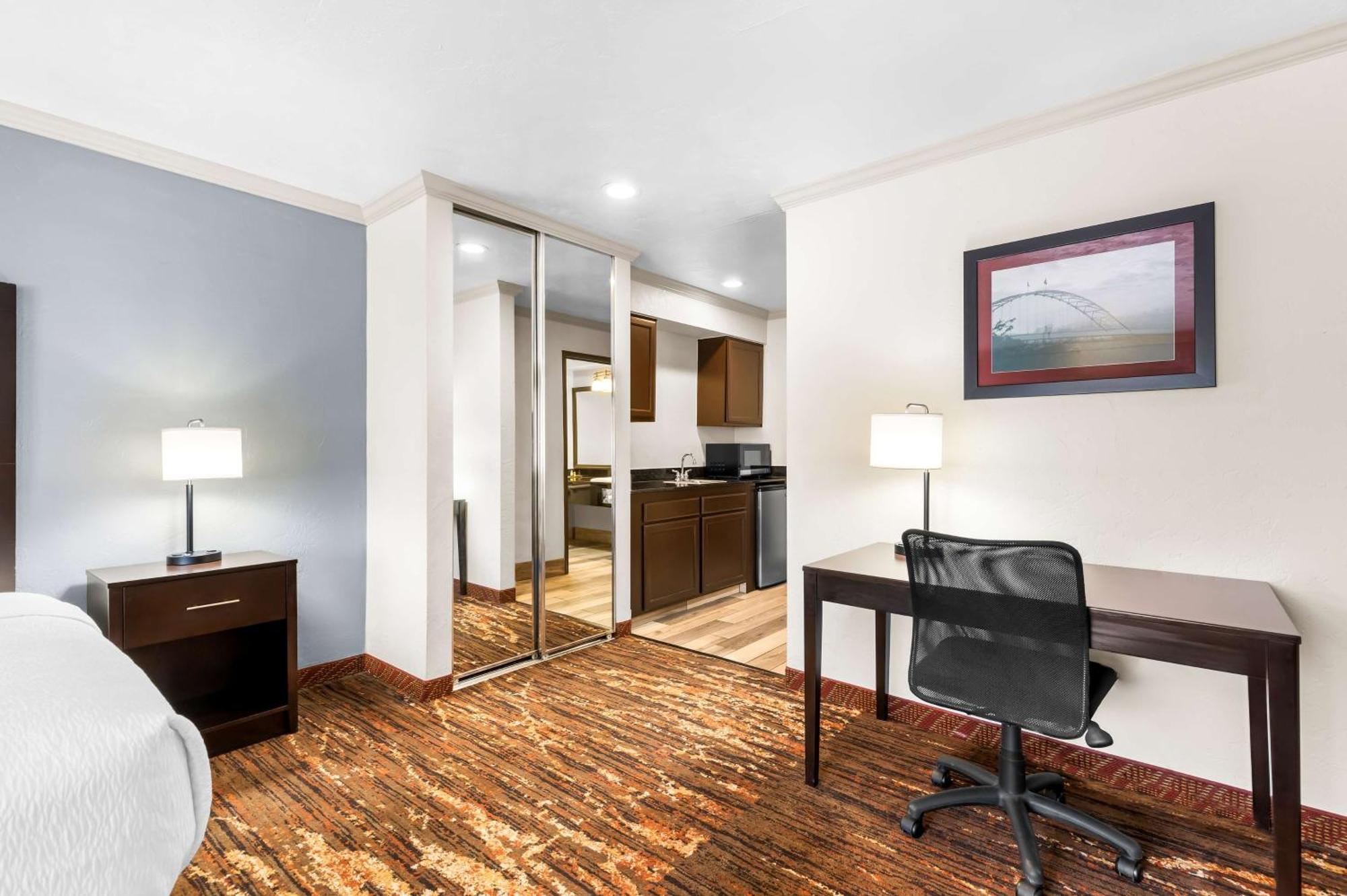 Best Western Plus Parkway Inn Wilsonville Bagian luar foto