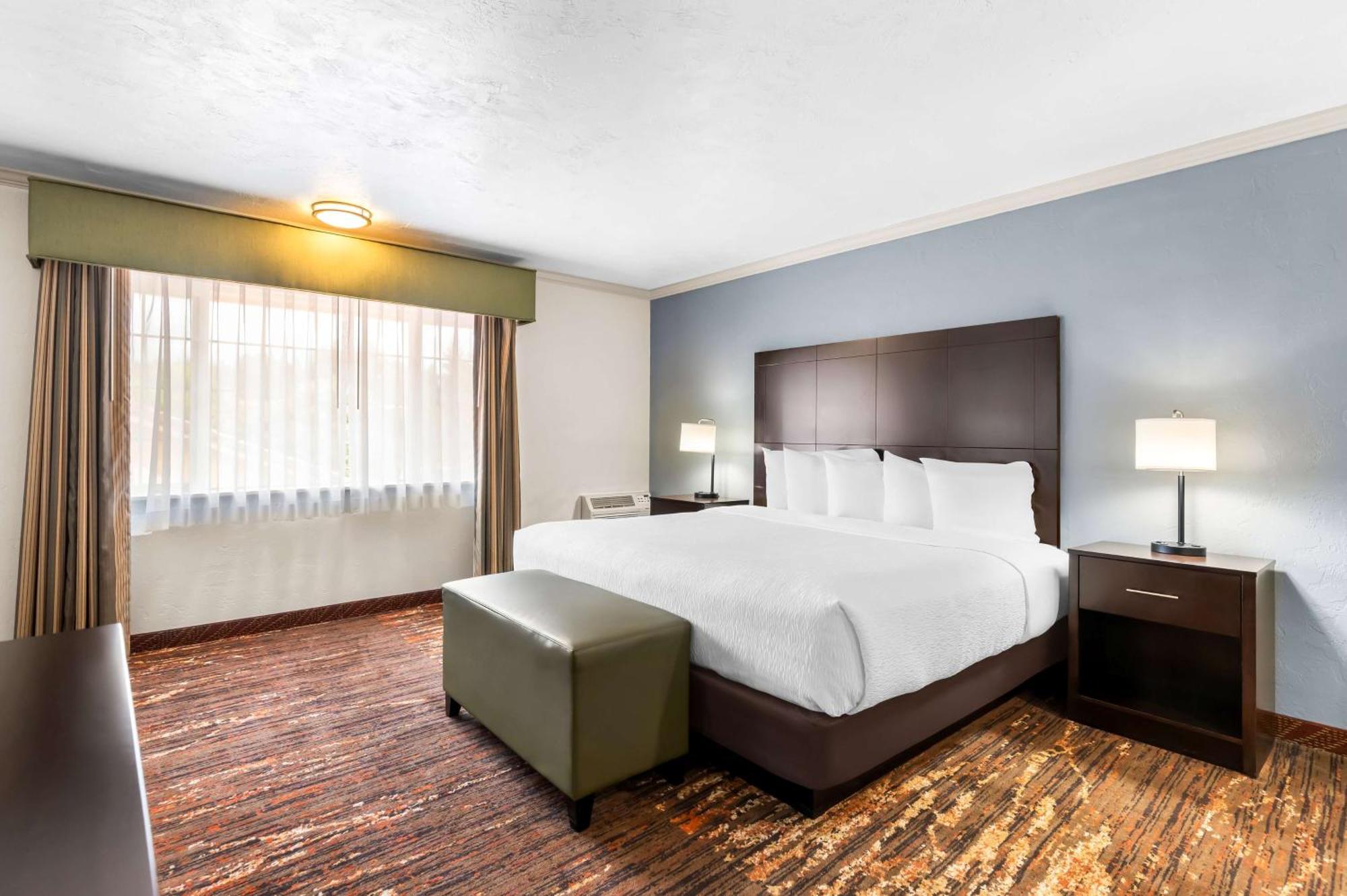 Best Western Plus Parkway Inn Wilsonville Bagian luar foto