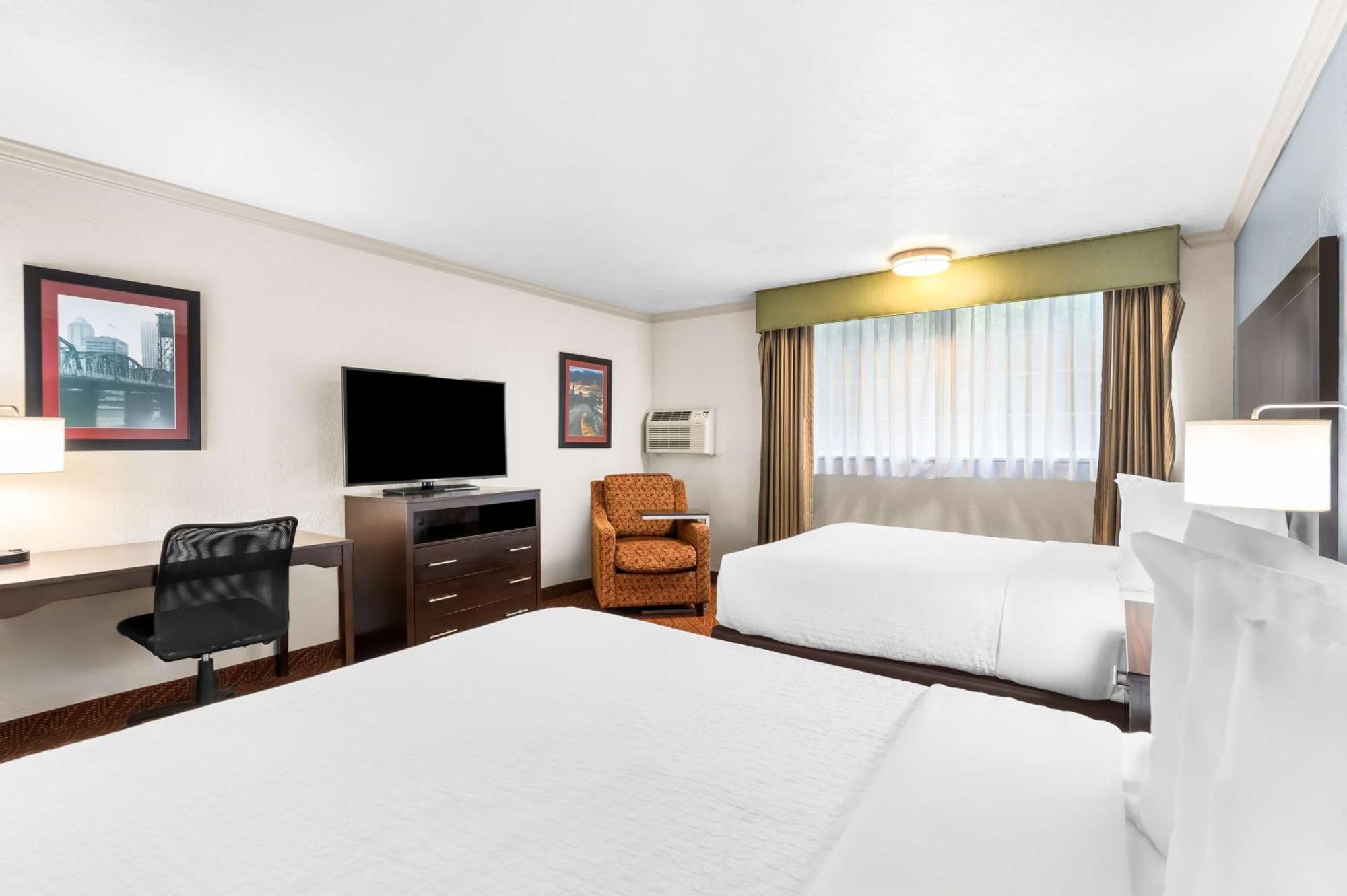Best Western Plus Parkway Inn Wilsonville Bagian luar foto