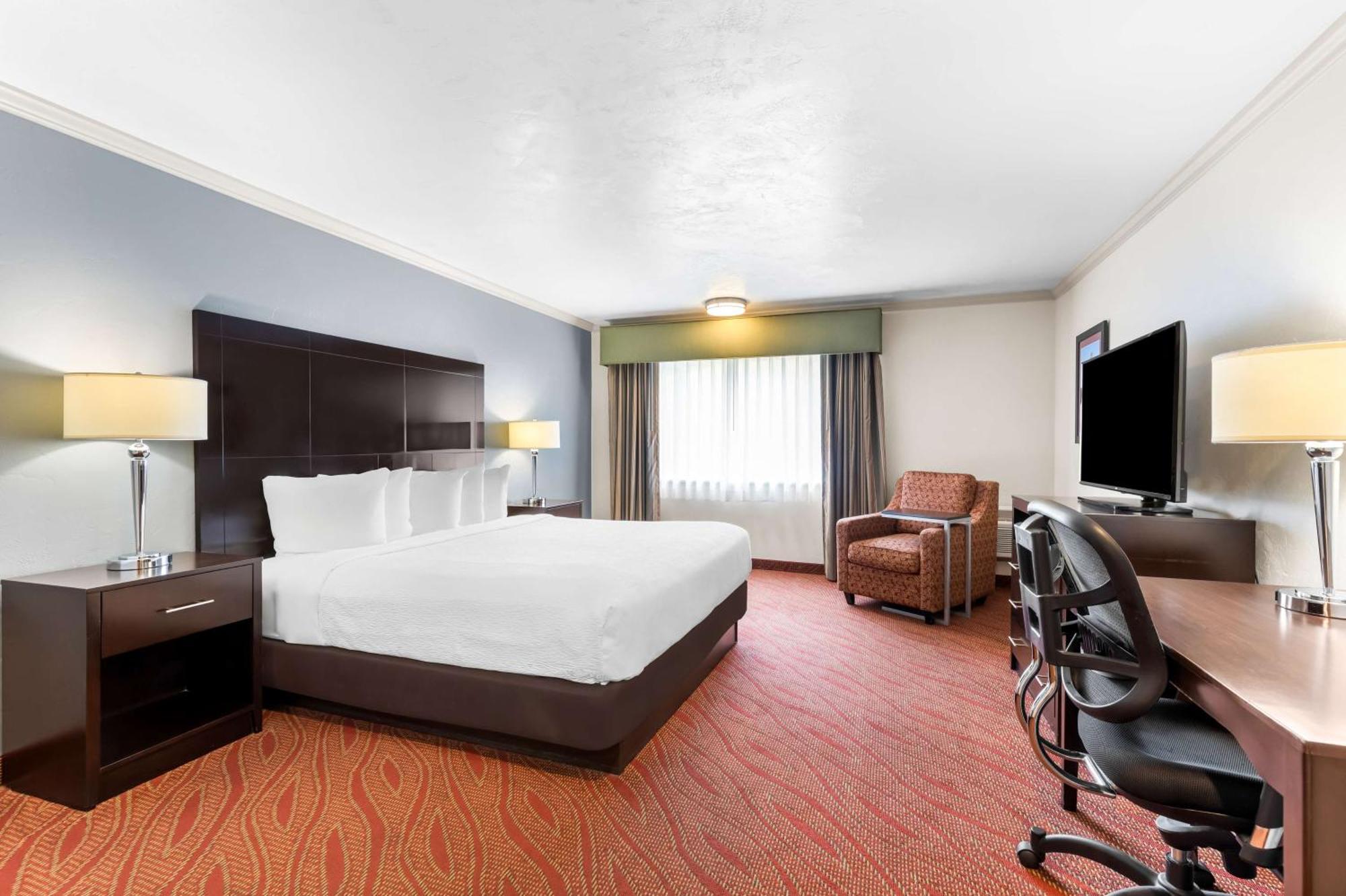 Best Western Plus Parkway Inn Wilsonville Bagian luar foto