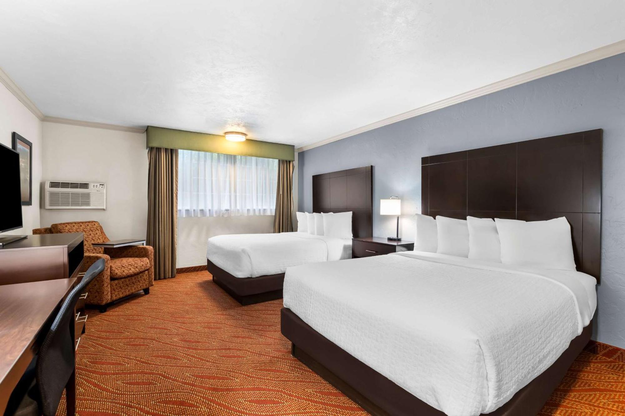 Best Western Plus Parkway Inn Wilsonville Bagian luar foto