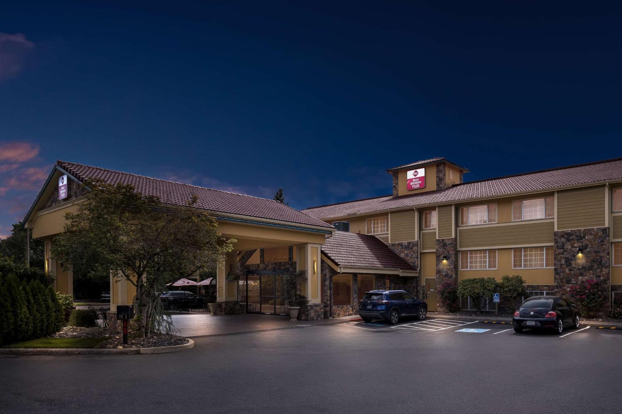 Best Western Plus Parkway Inn Wilsonville Bagian luar foto